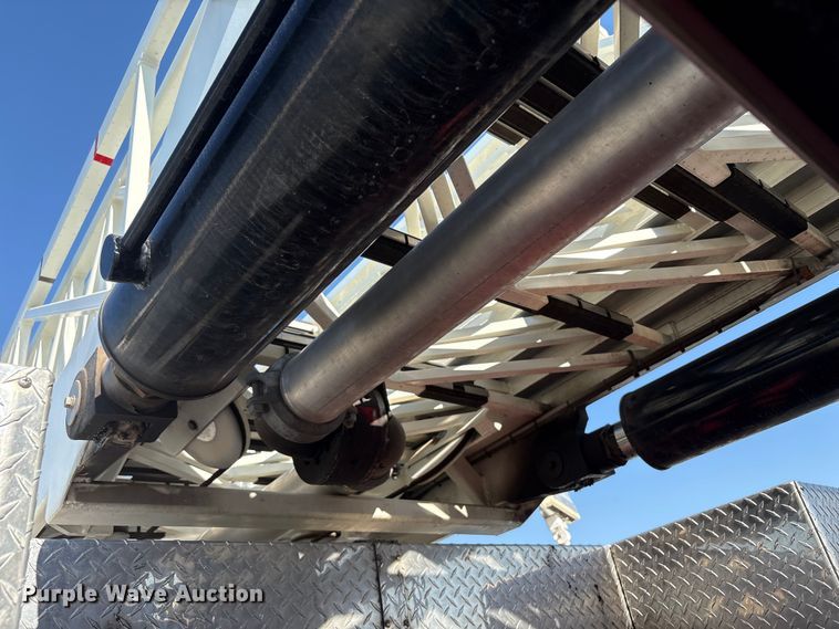 image for item YA1212 2000 Freightliner FL112 tractor-drawn aerial fire truck