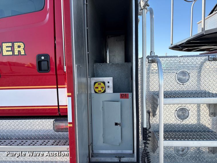 image for item YA1212 2000 Freightliner FL112 tractor-drawn aerial fire truck