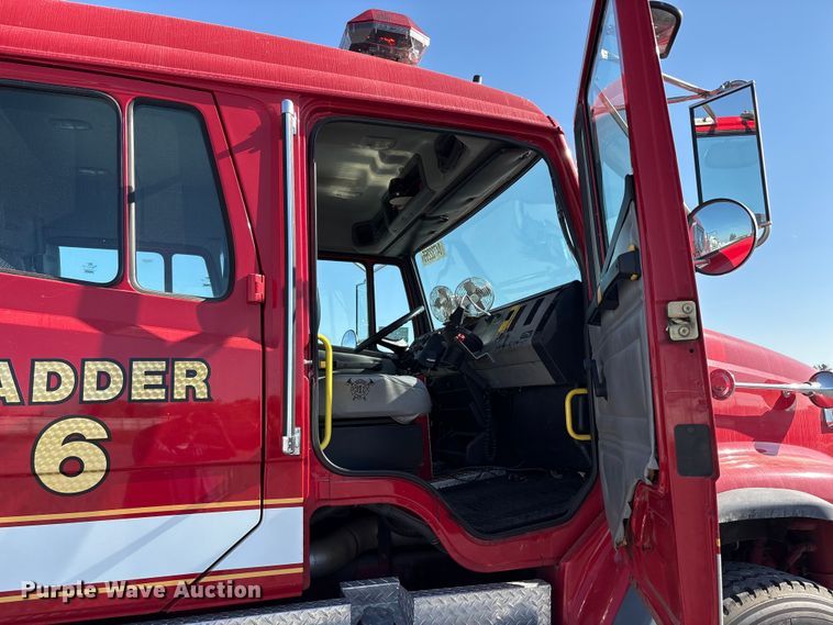 image for item YA1212 2000 Freightliner FL112 tractor-drawn aerial fire truck