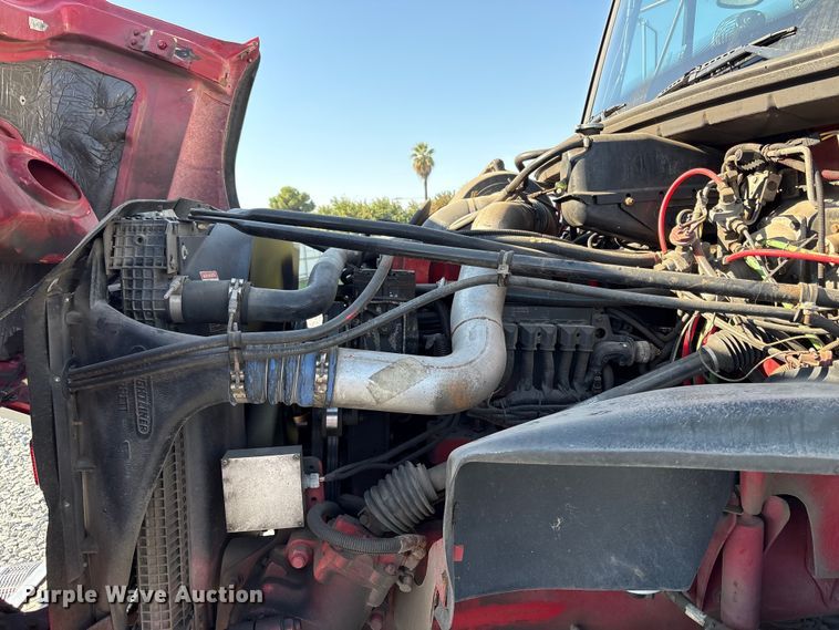 image for item YA1212 2000 Freightliner FL112 tractor-drawn aerial fire truck