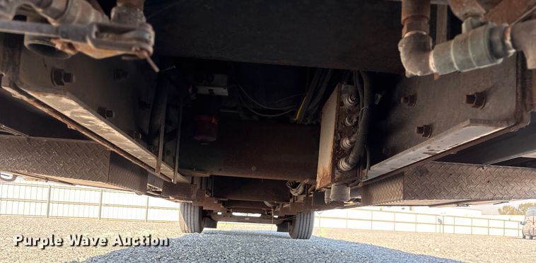 image for item YA1212 2000 Freightliner FL112 tractor-drawn aerial fire truck