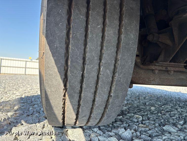 image for item YA1212 2000 Freightliner FL112 tractor-drawn aerial fire truck