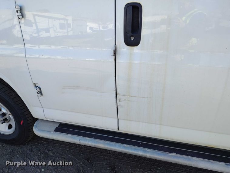 image for item YA1397 2014 GMC Savana G2500 van