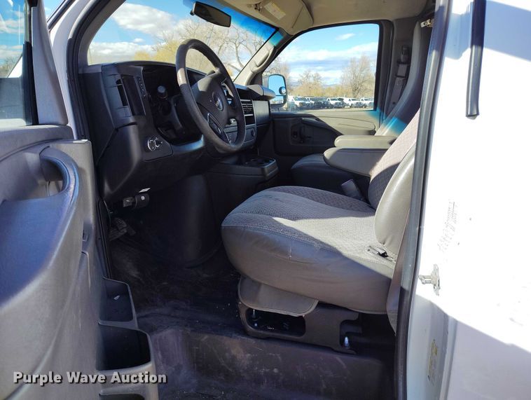 image for item YA1397 2014 GMC Savana G2500 van