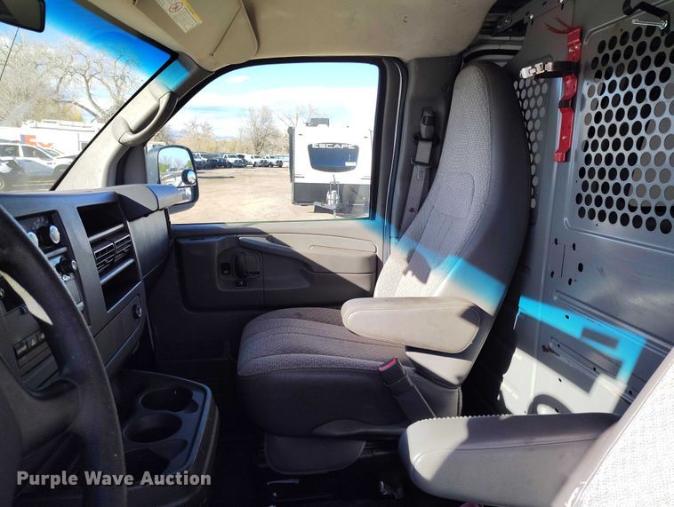 image for item YA1397 2014 GMC Savana G2500 van