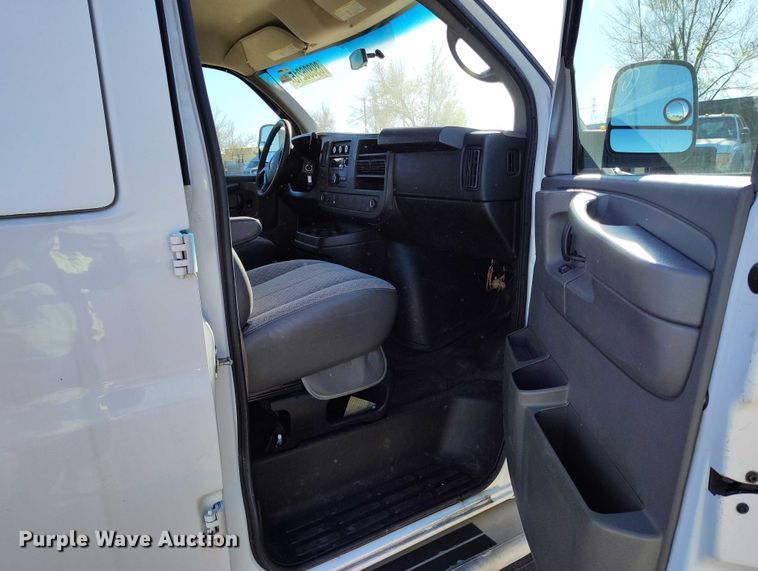 image for item YA1397 2014 GMC Savana G2500 van