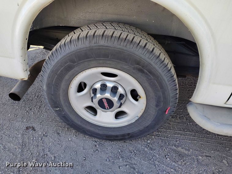 image for item YA1397 2014 GMC Savana G2500 van