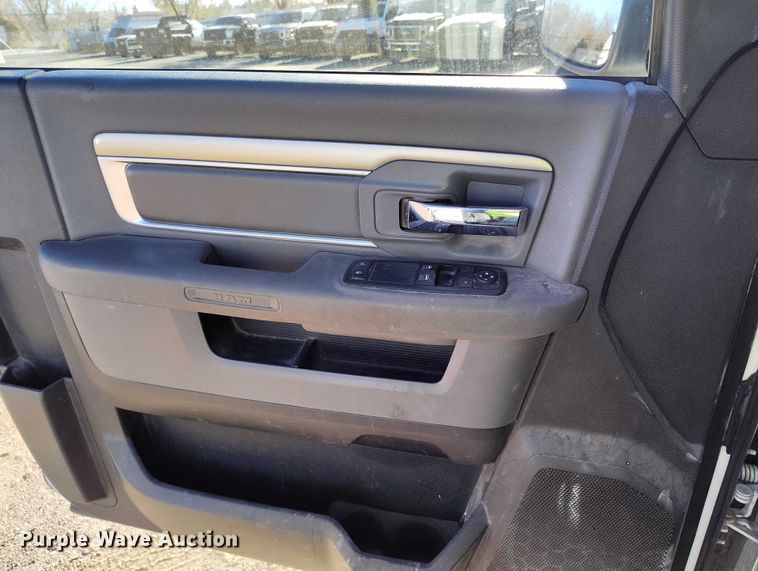 image for item YA1401 2016 RAM 1500 pickup truck