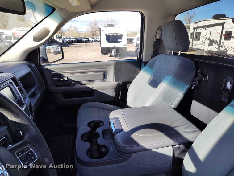 image for item YA1401 2016 RAM 1500 pickup truck