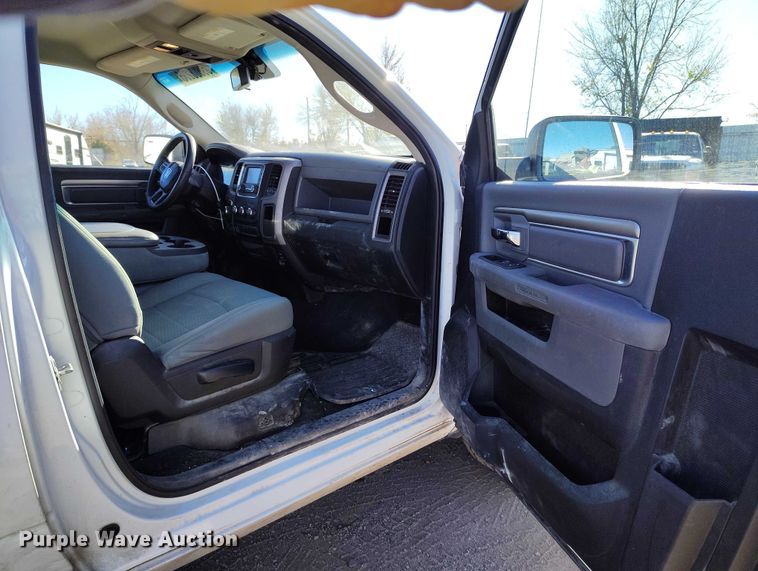 image for item YA1401 2016 RAM 1500 pickup truck