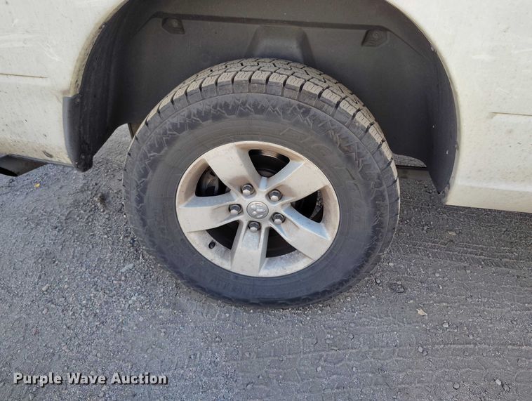 image for item YA1401 2016 RAM 1500 pickup truck