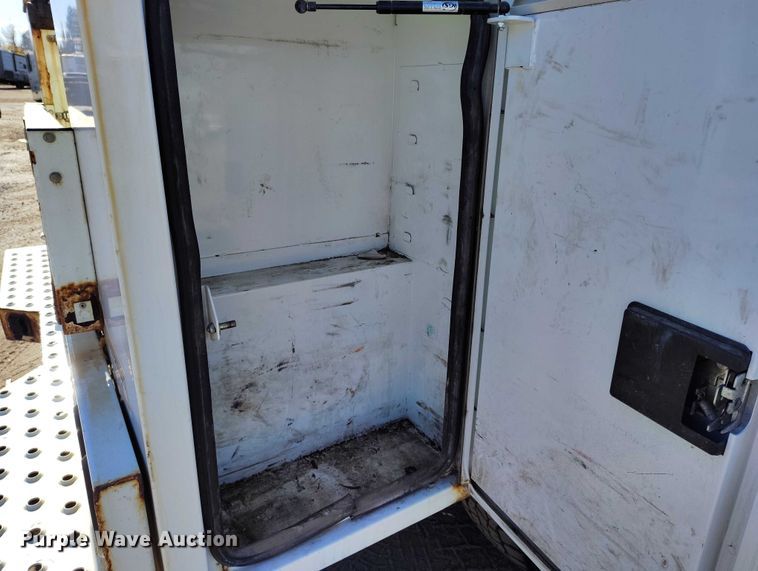 image for item YA1402 2016 Chevrolet Silverado 2500HD utility bed pickup truck