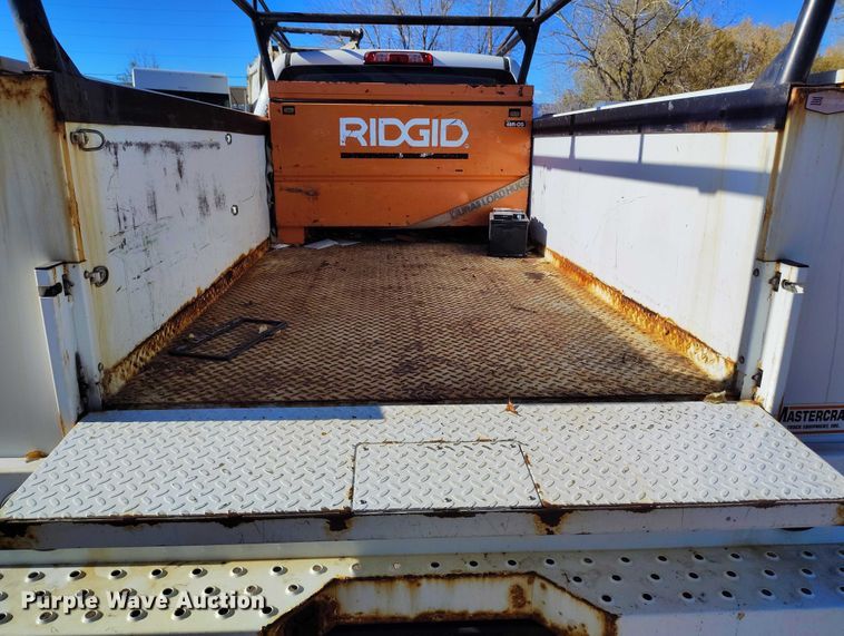 image for item YA1402 2016 Chevrolet Silverado 2500HD utility bed pickup truck