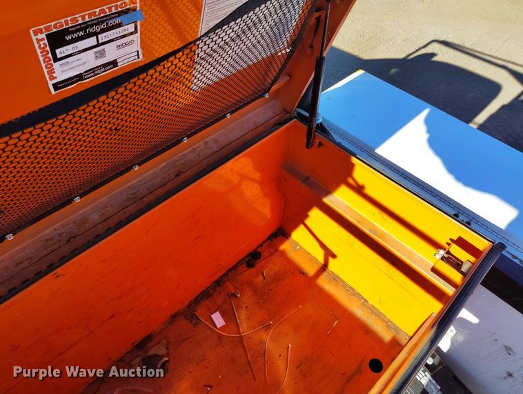 image for item YA1402 2016 Chevrolet Silverado 2500HD utility bed pickup truck