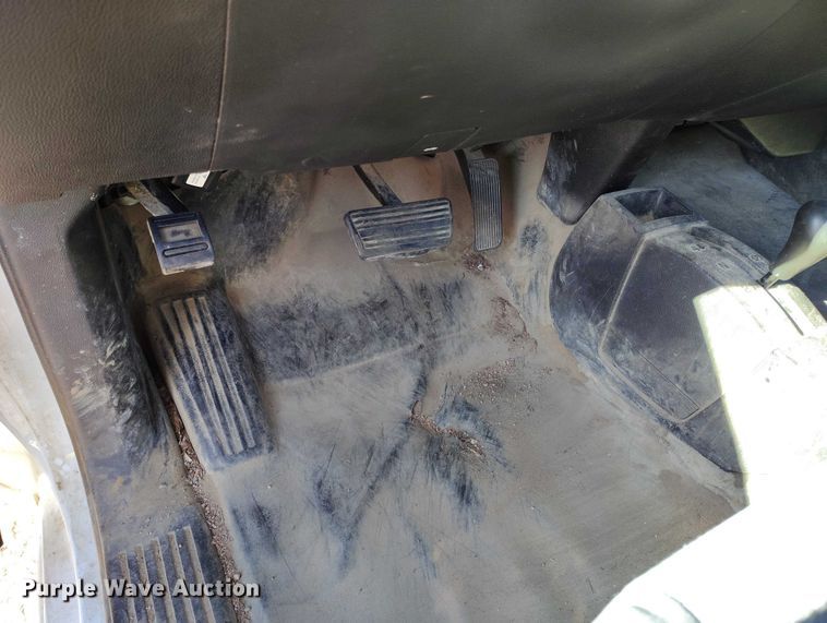 image for item YA1402 2016 Chevrolet Silverado 2500HD utility bed pickup truck