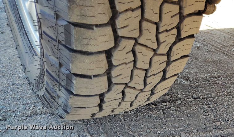 image for item YA1402 2016 Chevrolet Silverado 2500HD utility bed pickup truck