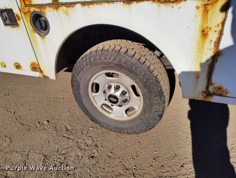 image for item YA1402 2016 Chevrolet Silverado 2500HD utility bed pickup truck