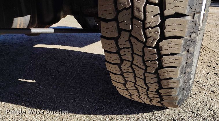 image for item YA1402 2016 Chevrolet Silverado 2500HD utility bed pickup truck