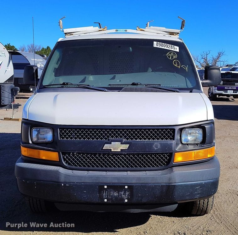 image for item YA1403 2016 Chevrolet Express 2500 van