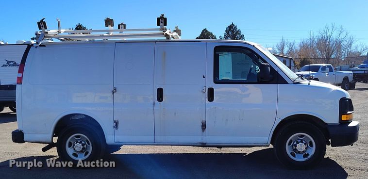 image for item YA1403 2016 Chevrolet Express 2500 van