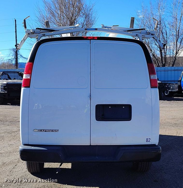 image for item YA1403 2016 Chevrolet Express 2500 van