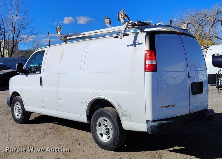 image for item YA1403 2016 Chevrolet Express 2500 van