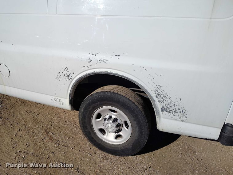 image for item YA1403 2016 Chevrolet Express 2500 van