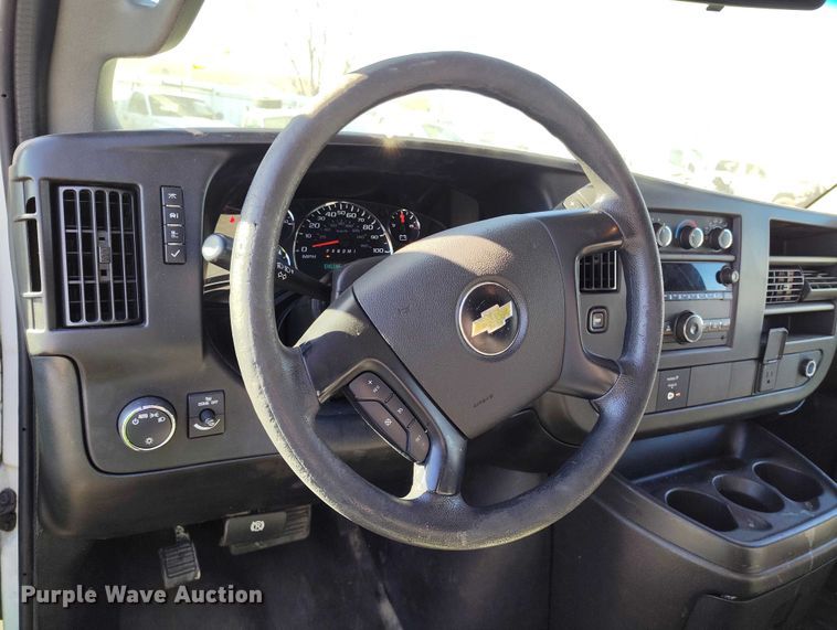 image for item YA1403 2016 Chevrolet Express 2500 van