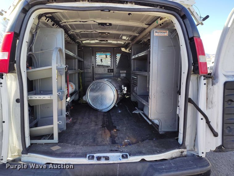 image for item YA1403 2016 Chevrolet Express 2500 van