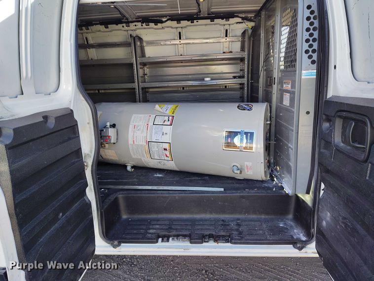 image for item YA1403 2016 Chevrolet Express 2500 van