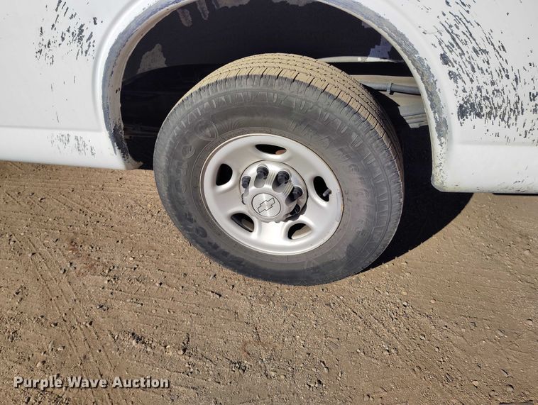 image for item YA1403 2016 Chevrolet Express 2500 van