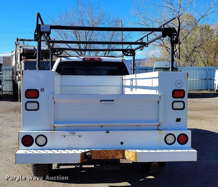 image for item YA1404 2018 Chevrolet Silverado 2500HD utility bed pickup truck