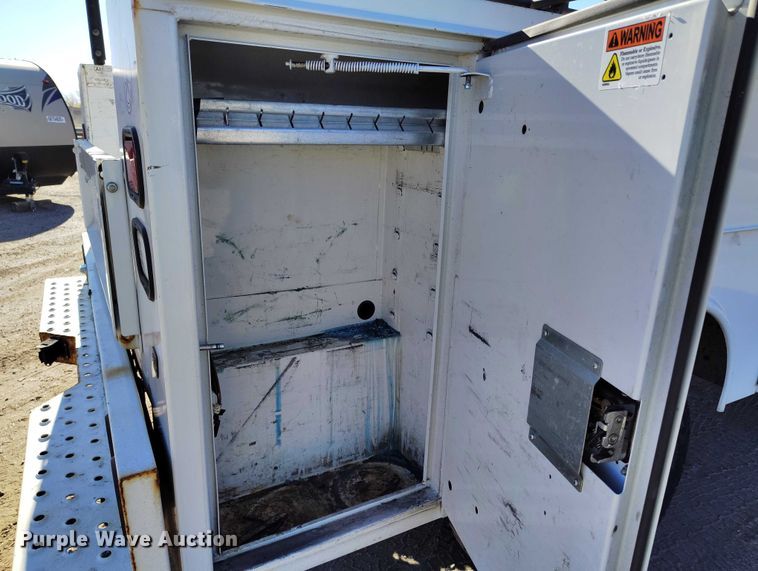 image for item YA1404 2018 Chevrolet Silverado 2500HD utility bed pickup truck