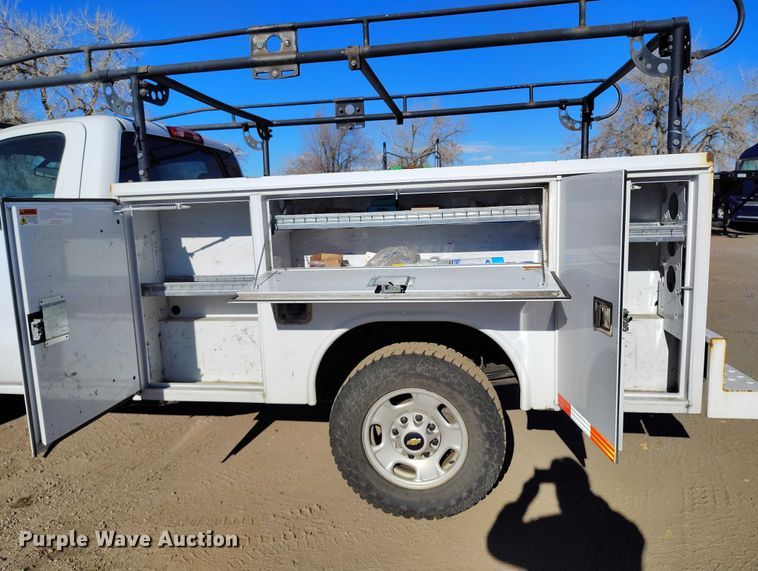 image for item YA1404 2018 Chevrolet Silverado 2500HD utility bed pickup truck