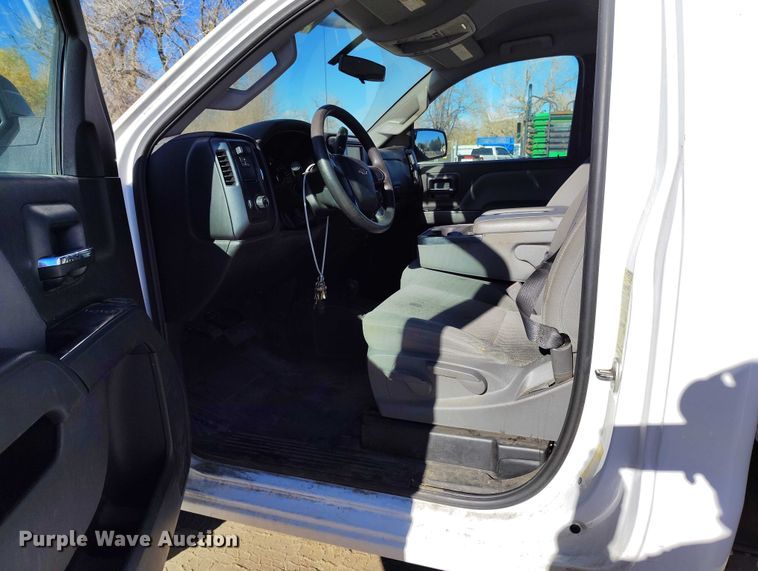 image for item YA1404 2018 Chevrolet Silverado 2500HD utility bed pickup truck