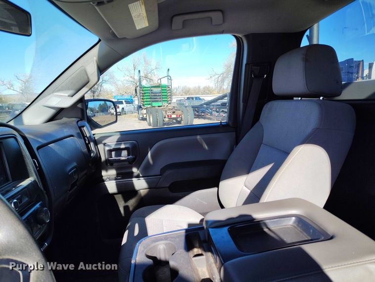 image for item YA1404 2018 Chevrolet Silverado 2500HD utility bed pickup truck