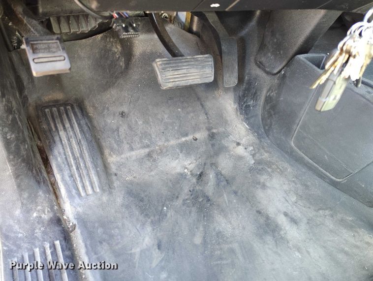 image for item YA1404 2018 Chevrolet Silverado 2500HD utility bed pickup truck