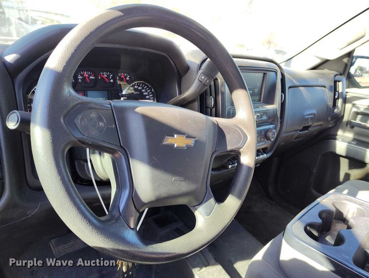 image for item YA1404 2018 Chevrolet Silverado 2500HD utility bed pickup truck