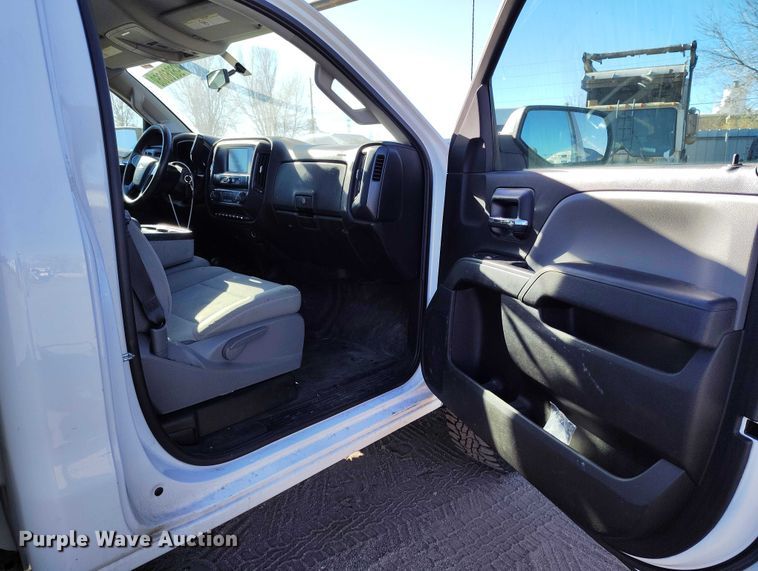 image for item YA1404 2018 Chevrolet Silverado 2500HD utility bed pickup truck