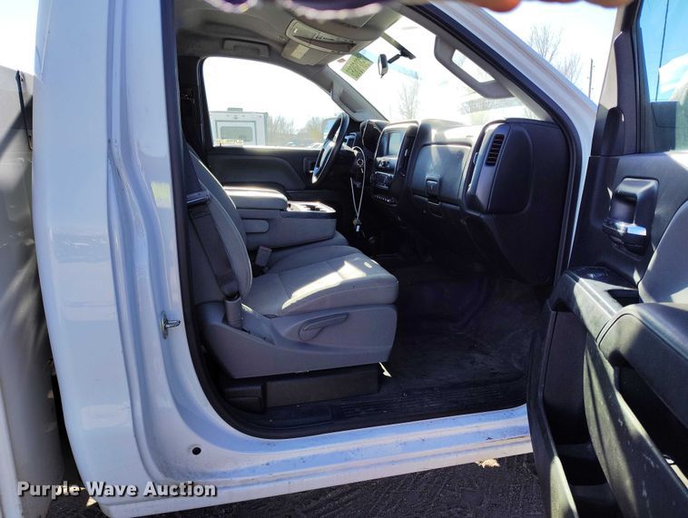 image for item YA1404 2018 Chevrolet Silverado 2500HD utility bed pickup truck