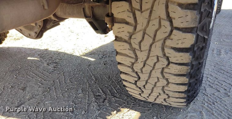 image for item YA1404 2018 Chevrolet Silverado 2500HD utility bed pickup truck