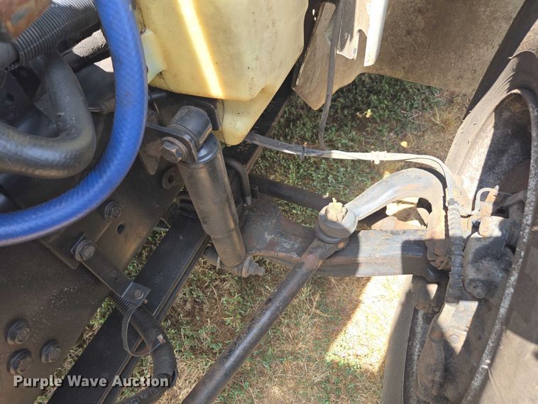 image for item DE2196 2002 International 4300 dump truck