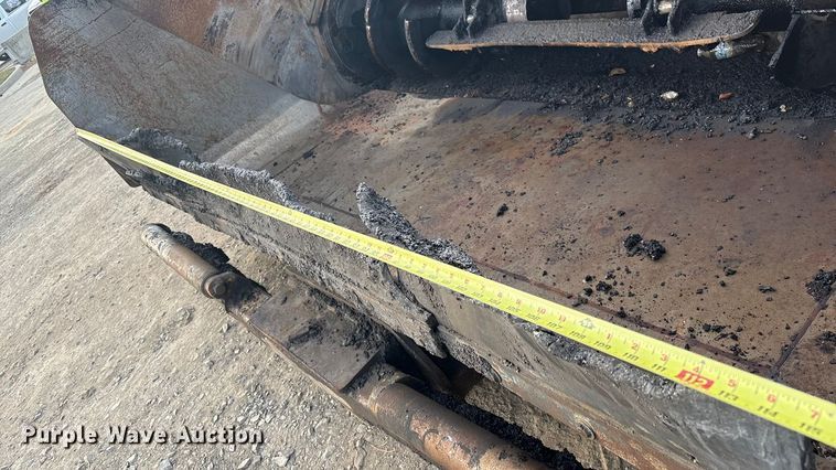 image for item DJ7943 2010 Weiler E1250A remixing transfer vehicle