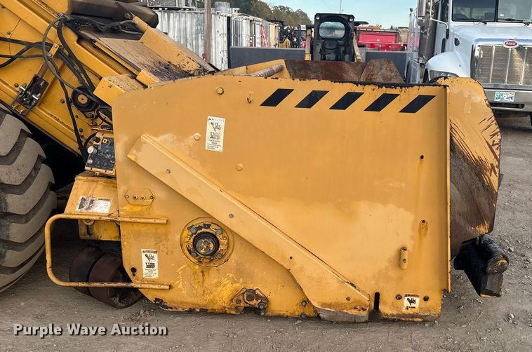 image for item DJ7943 2010 Weiler E1250A remixing transfer vehicle