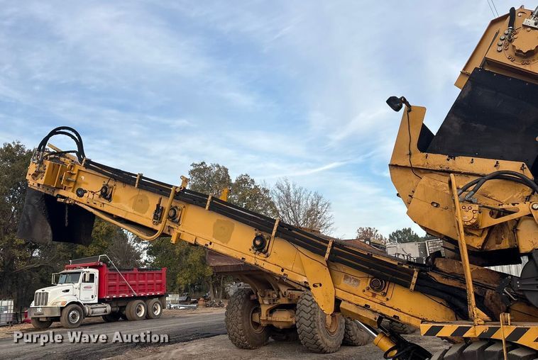 image for item DJ7943 2010 Weiler E1250A remixing transfer vehicle