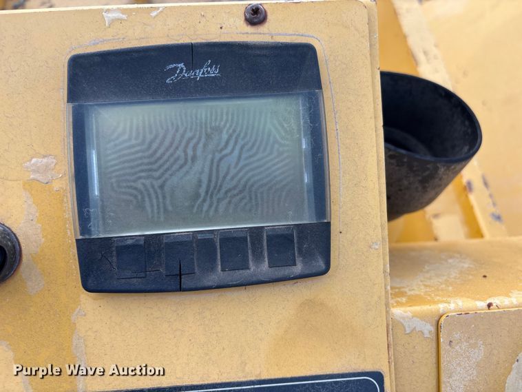 image for item DJ7943 2010 Weiler E1250A remixing transfer vehicle