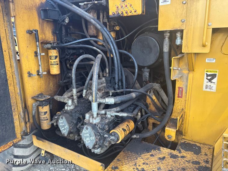 image for item DJ7943 2010 Weiler E1250A remixing transfer vehicle