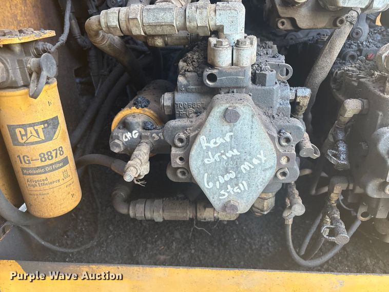 image for item DJ7943 2010 Weiler E1250A remixing transfer vehicle