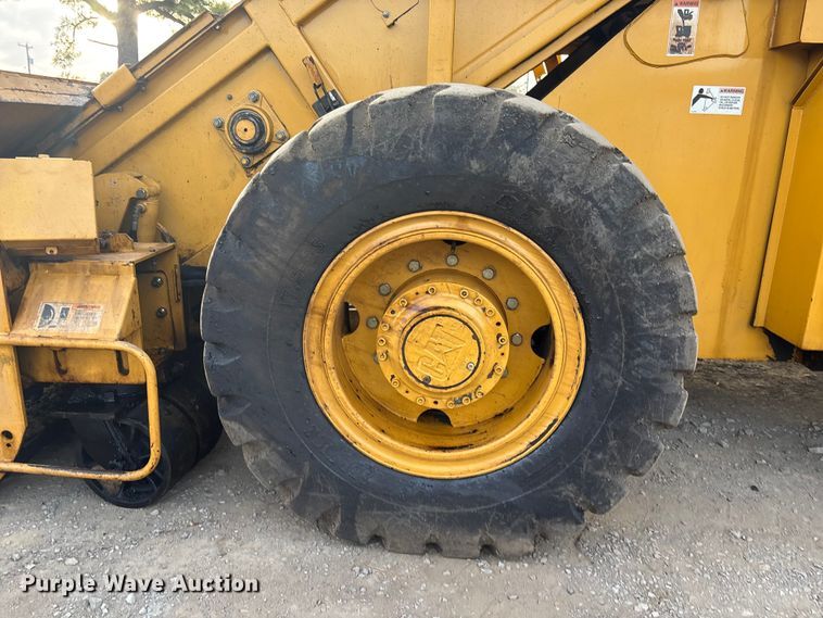 image for item DJ7943 2010 Weiler E1250A remixing transfer vehicle