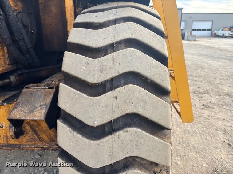 image for item DJ7943 2010 Weiler E1250A remixing transfer vehicle